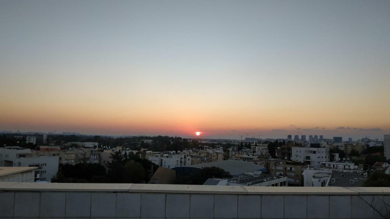 Herzelia Rooftop Special 2 Room Apartment Ngoại thất bức ảnh